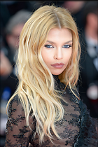 Celebrity Photo: Stella Maxwell
1200x1800 358 kb
Viewed 6 times
@BestEyeCandy.com