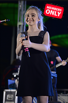 Celebrity Photo: Sabrina Carpenter
2400x3600 2.2 mb
Viewed 2 times
@BestEyeCandy.com