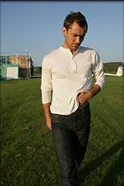 Celebrity Photo: Jude Law
1100x1650 202 kb
Viewed 2 times
@BestEyeCandy.com