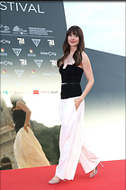 Celebrity Photo: Alison Brie
1365x2048 634 kb
Viewed 10 times
@BestEyeCandy.com