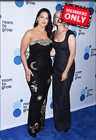 Celebrity Photo: Uma Thurman
3369x4899 1.8 mb
Viewed 0 times
@BestEyeCandy.com