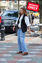 Celebrity Photo: Katie Holmes
2333x3500 2.7 mb
Viewed 1 time
@BestEyeCandy.com