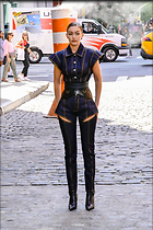 Celebrity Photo: Gigi Hadid
1365x2048 1.1 mb
Viewed 4 times
@BestEyeCandy.com