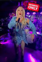 Celebrity Photo: Gwen Stefani
1980x2905 2.1 mb
Viewed 0 times
@BestEyeCandy.com