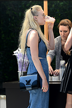 Celebrity Photo: Sophie Turner
2400x3600 1.2 mb
Viewed 4 times
@BestEyeCandy.com