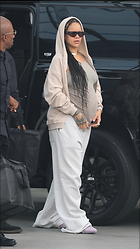 Celebrity Photo: Rihanna
1541x2740 1.2 mb
Viewed 6 times
@BestEyeCandy.com