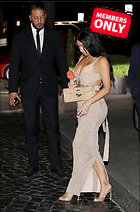 Celebrity Photo: Kimberly Kardashian
2200x3329 1.7 mb
Viewed 0 times
@BestEyeCandy.com