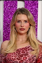 Celebrity Photo: Lottie Moss
666x1000 145 kb
Viewed 6 times
@BestEyeCandy.com