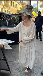 Celebrity Photo: Pamela Anderson
17 Photos
Photoset #725841
@BestEyeCandy.com