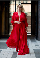 Celebrity Photo: Pixie Lott
701x1000 79 kb
Viewed 13 times
@BestEyeCandy.com