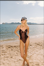 Celebrity Photo: Elsa Hosk
667x1000 90 kb
Viewed 11 times
@BestEyeCandy.com