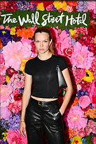 Celebrity Photo: Josephine Skriver
1200x1800 418 kb
Viewed 5 times
@BestEyeCandy.com
