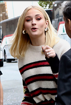 Celebrity Photo: Sophie Turner
1351x2005 279 kb
Viewed 4 times
@BestEyeCandy.com