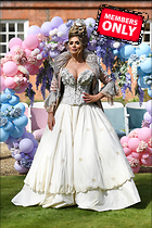 Amy Childs the Only Way is Essex TV Show filming Bridgerton Special in Essex 18.04..20.2021
3712x5568 3.7 mb
Viewed 0 times
@BestEyeCandy.com