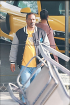 Celebrity Photo: Eddie Murphy
852x1278 546 kb
Viewed 0 times
@BestEyeCandy.com