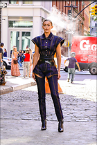 Celebrity Photo: Gigi Hadid
1367x2048 1.2 mb
Viewed 7 times
@BestEyeCandy.com