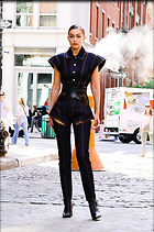 Celebrity Photo: Gigi Hadid
1362x2048 1.1 mb
Viewed 3 times
@BestEyeCandy.com