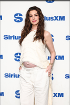 Celebrity Photo: Anne Hathaway
7 Photos
Photoset #741000
@BestEyeCandy.com