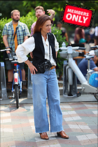 Celebrity Photo: Katie Holmes
2333x3500 2.7 mb
Viewed 1 time
@BestEyeCandy.com