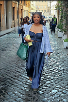 Celebrity Photo: Halle Bailey
34 Photos
Photoset #710424
@BestEyeCandy.com