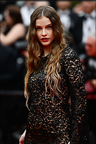 Celebrity Photo: Barbara Palvin
1200x1800 269 kb
Viewed 6 times
@BestEyeCandy.com