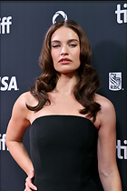 Celebrity Photo: Lily James
1200x1800 162 kb
Viewed 5 times
@BestEyeCandy.com