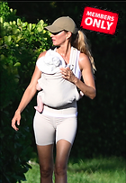 Celebrity Photo: Gisele Bundchen
2068x3000 1.5 mb
Viewed 1 time
@BestEyeCandy.com