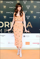 Celebrity Photo: Alison Brie
1280x1864 187 kb
Viewed 17 times
@BestEyeCandy.com