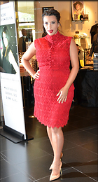 Celebrity Photo: Kimberly Kardashian
1517x2817 393 kb
Viewed 4 times
@BestEyeCandy.com