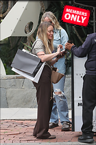 Celebrity Photo: Hilary Duff
1629x2444 1.5 mb
Viewed 0 times
@BestEyeCandy.com