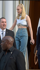Celebrity Photo: Sophie Turner
1170x2048 208 kb
Viewed 2 times
@BestEyeCandy.com
