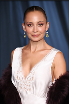 Celebrity Photo: Nicole Richie
1200x1800 161 kb
Viewed 3 times
@BestEyeCandy.com