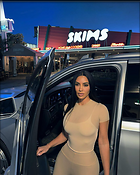 Celebrity Photo: Kimberly Kardashian
800x1000 108 kb
Viewed 24 times
@BestEyeCandy.com
