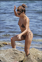 Celebrity Photo: Eva Longoria
800x1185 168 kb
Viewed 68 times
@BestEyeCandy.com