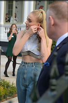 Celebrity Photo: Sophie Turner
1365x2048 291 kb
Viewed 2 times
@BestEyeCandy.com