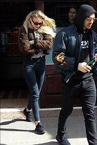 Celebrity Photo: Sophie Turner
2667x4000 1,017 kb
Viewed 2 times
@BestEyeCandy.com