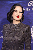 Celebrity Photo: Dita Von Teese
7 Photos
Photoset #726419
@BestEyeCandy.com