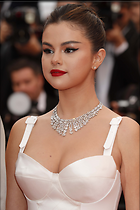 Celebrity Photo: Selena Gomez
3648x5472 583 kb
Viewed 9 times
@BestEyeCandy.com