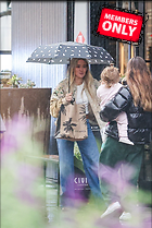 Celebrity Photo: Hilary Duff
1327x1985 1.8 mb
Viewed 0 times
@BestEyeCandy.com
