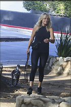 Celebrity Photo: Malin Akerman
1321x1982 1,043 kb
Viewed 4 times
@BestEyeCandy.com
