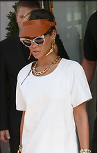 Celebrity Photo: Rihanna
1147x1800 1.2 mb
Viewed 5 times
@BestEyeCandy.com