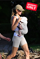 Celebrity Photo: Gisele Bundchen
2044x3000 2.0 mb
Viewed 1 time
@BestEyeCandy.com