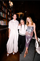 Celebrity Photo: Heather Graham
1200x1800 256 kb
Viewed 7 times
@BestEyeCandy.com