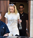 Celebrity Photo: Sophie Turner
2932x3411 1,008 kb
Viewed 3 times
@BestEyeCandy.com