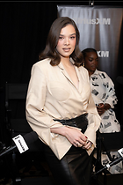 Celebrity Photo: Hailee Steinfeld
6 Photos
Photoset #699710
@BestEyeCandy.com