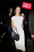 Celebrity Photo: Rosie Huntington-Whiteley
2333x3500 2.0 mb
Viewed 0 times
@BestEyeCandy.com