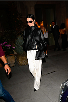 Celebrity Photo: Kendall Jenner
1365x2048 892 kb
Viewed 5 times
@BestEyeCandy.com