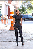 Celebrity Photo: Gigi Hadid
1394x2048 1.1 mb
Viewed 4 times
@BestEyeCandy.com