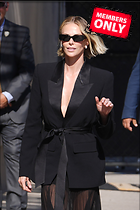 Celebrity Photo: Charlize Theron
2333x3499 1.7 mb
Viewed 0 times
@BestEyeCandy.com