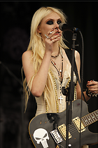 Celebrity Photo: Taylor Momsen
2400x3600 1,064 kb
Viewed 3 times
@BestEyeCandy.com